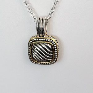 Two Tone Twisted Gold Silver Tone Pendant Necklace Stud Accents Chain Link 22 in